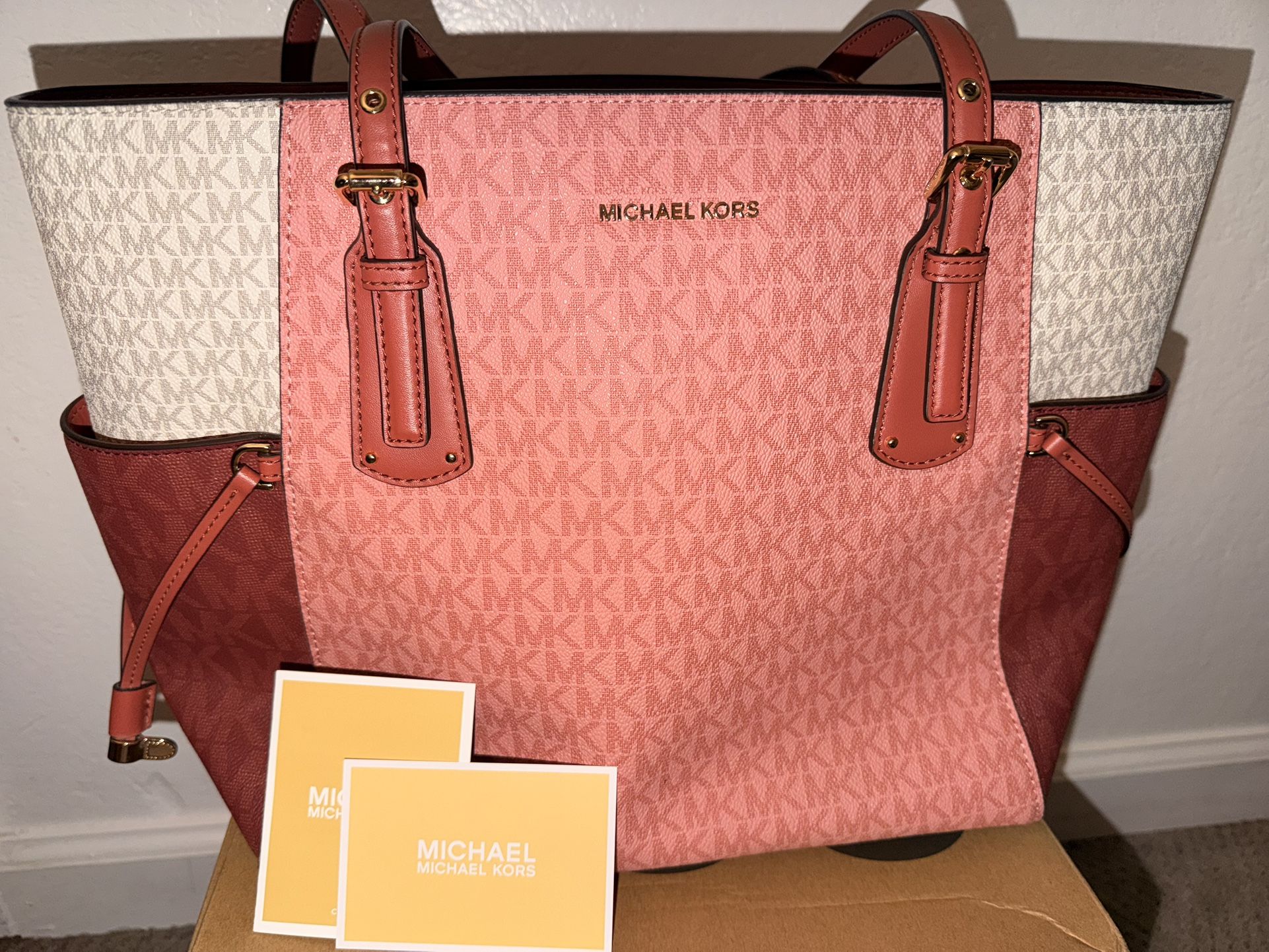 Michael Kors Voyager Tote Purse