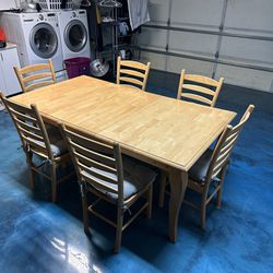 Solid Wood Dining table with 6 chairs and cushion