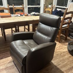 Luxury IMG Norway Reclining Leather Couch – Like New – $1500- OBO Thru