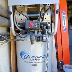 California Air tools Ultra Quiet 10 Gallon 2 Hp Air Compressor