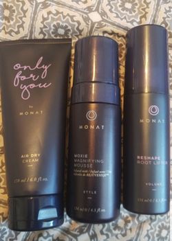 Monat hair care set