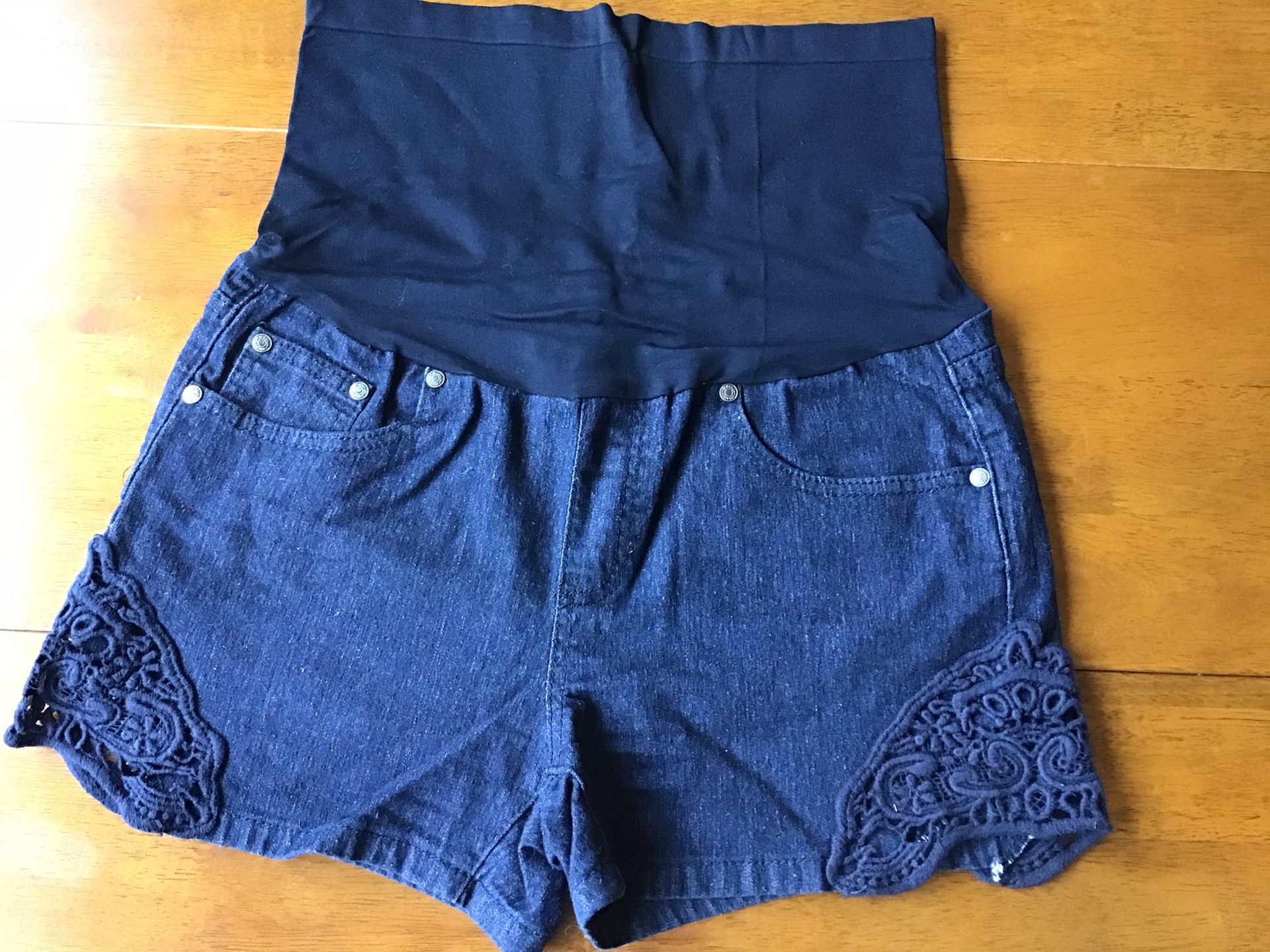Maternity Shorts Size L