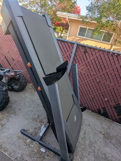 NordicTrack DualShox Cushioning Treadmill