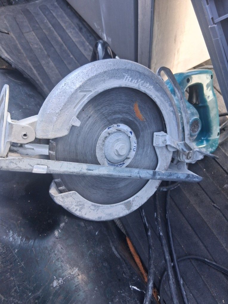 Herramienta Serrucho Makita