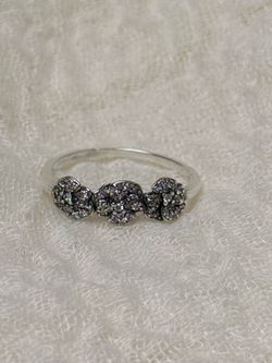 925 Sterling Silver ring with three floral clusters of small clear stones #floral #jewelry Size 8