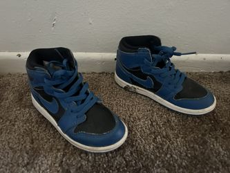 Shoes size 10c