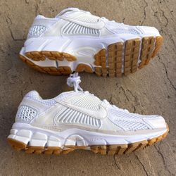 New Nike Zoom Vomero 5 White Phantom Gum Shoes Women’s 6, Youth 4.5y