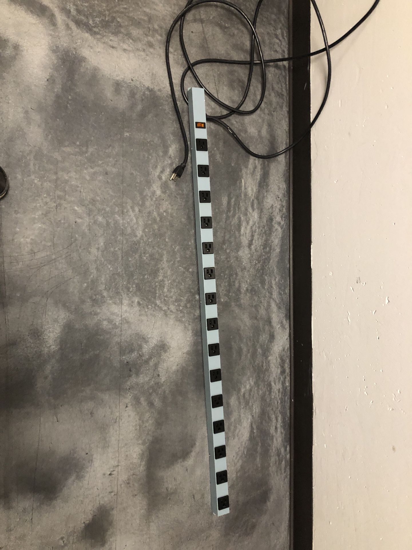 SL Waber Electric UL7415 - 15 Multiple Outlet Strip - 15A, 125V, 60Hz