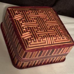 Vintage Jewelry Box With Necklace And Bracelet For Gift