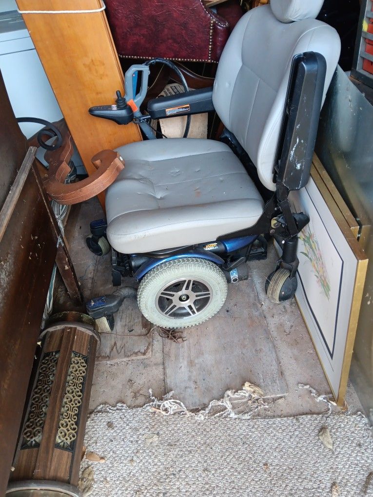 Full Size Electric Wheelchair It's All Good Just Needs New Battery.