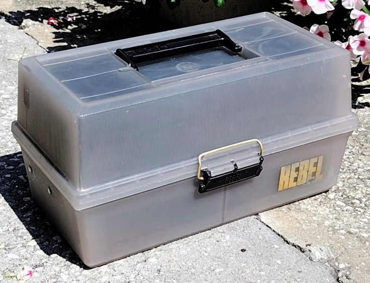 🍀REBEL 530 Tackle Box USED Excellent Condition