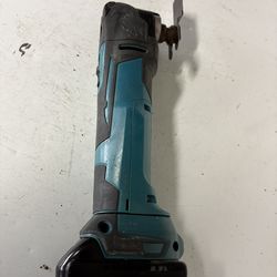 MAKITA MULTI TOOL XMT03 . Tool only.