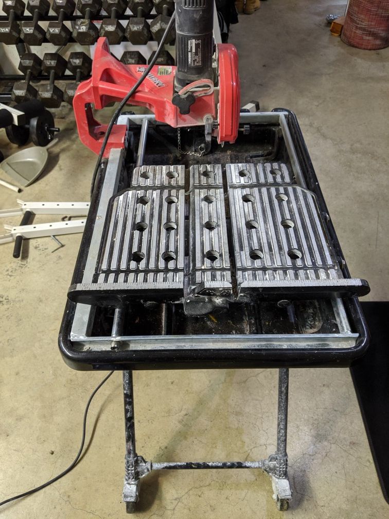Wet tile saw Husky THD950L 7" for Sale in Snohomish, WA OfferUp
