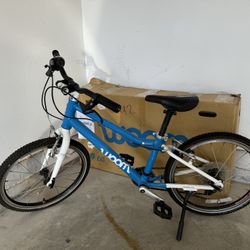 Woom 4 Light Weight Bike For Kids (4-10)