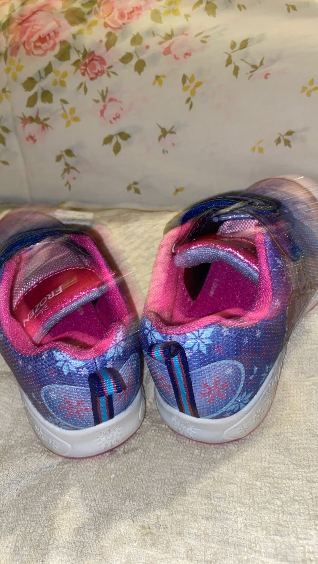 Frozen shoes size 9
