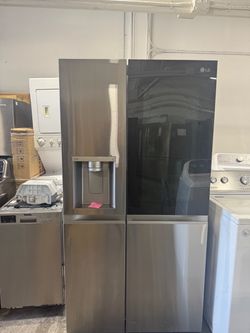 LG ThinQ Side-by-Side Refrigerator with InstaView