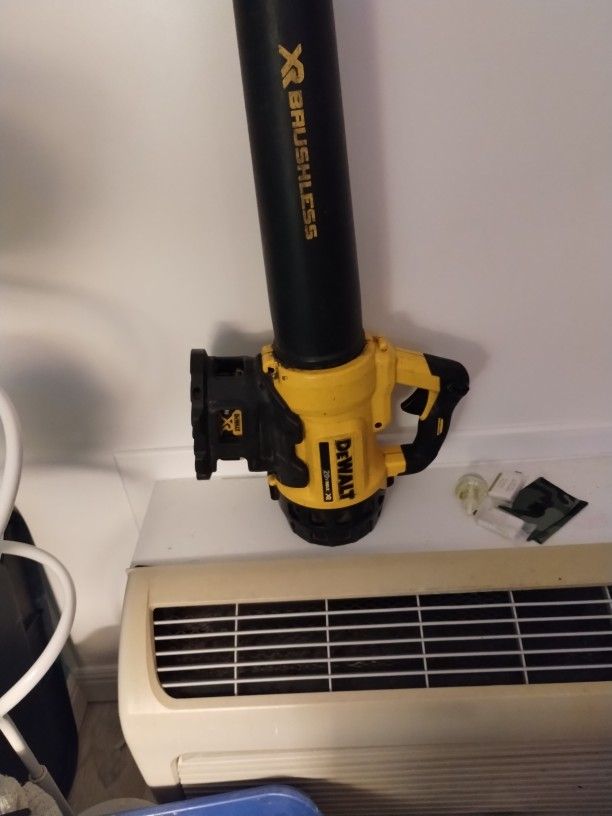 DeWalt Blower