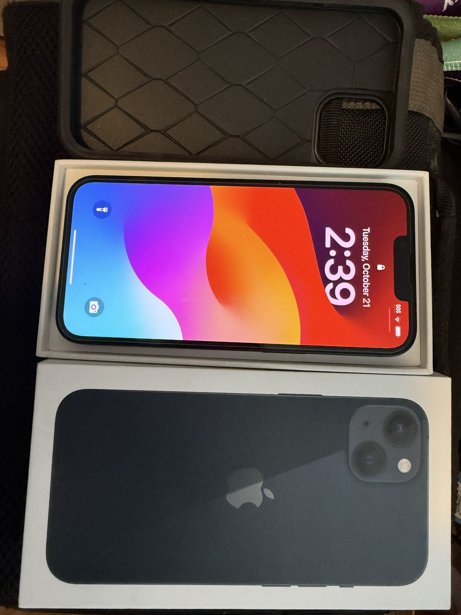 Like new iPhone 13 128gb black, 97% battery health, Fully Unlocked with case and screen protector (plz read full Descriptions Before Messaging)