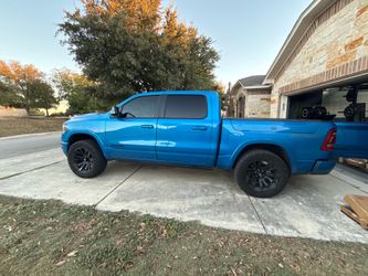 2022 Ram 1500 Laramie Crew Cab 4X4 57 BOX