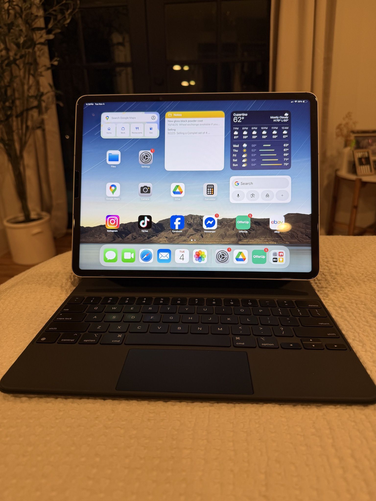 Apple iPad Pro WiFi - Cellular 5G Unlocked 5th Gen 128 GB With Apple Magic Keyboard