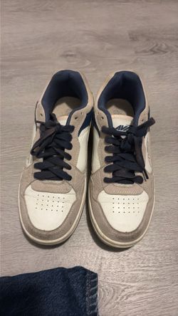 Avia sneakers