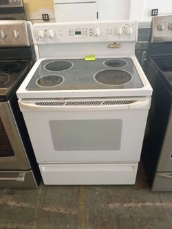 GE glass top electric stove