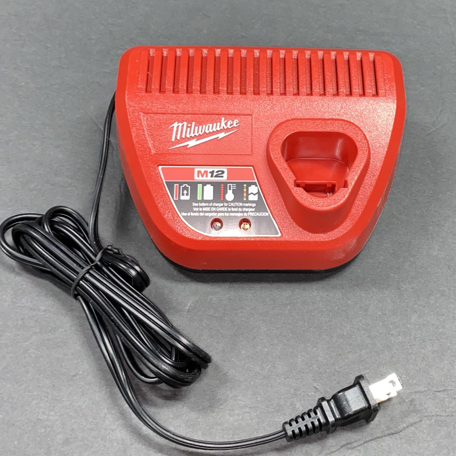 Milwaukee M12 12-Volt Lithium-Ion Battery Charger