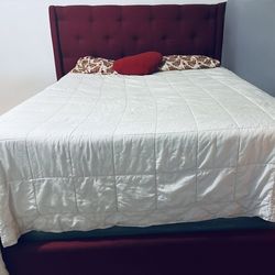 Queen Bed Marrón  Matrress Brand