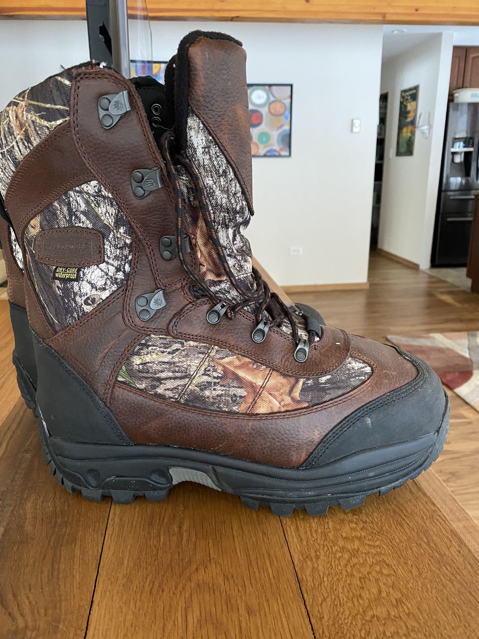 2000 gram ice fishing boots