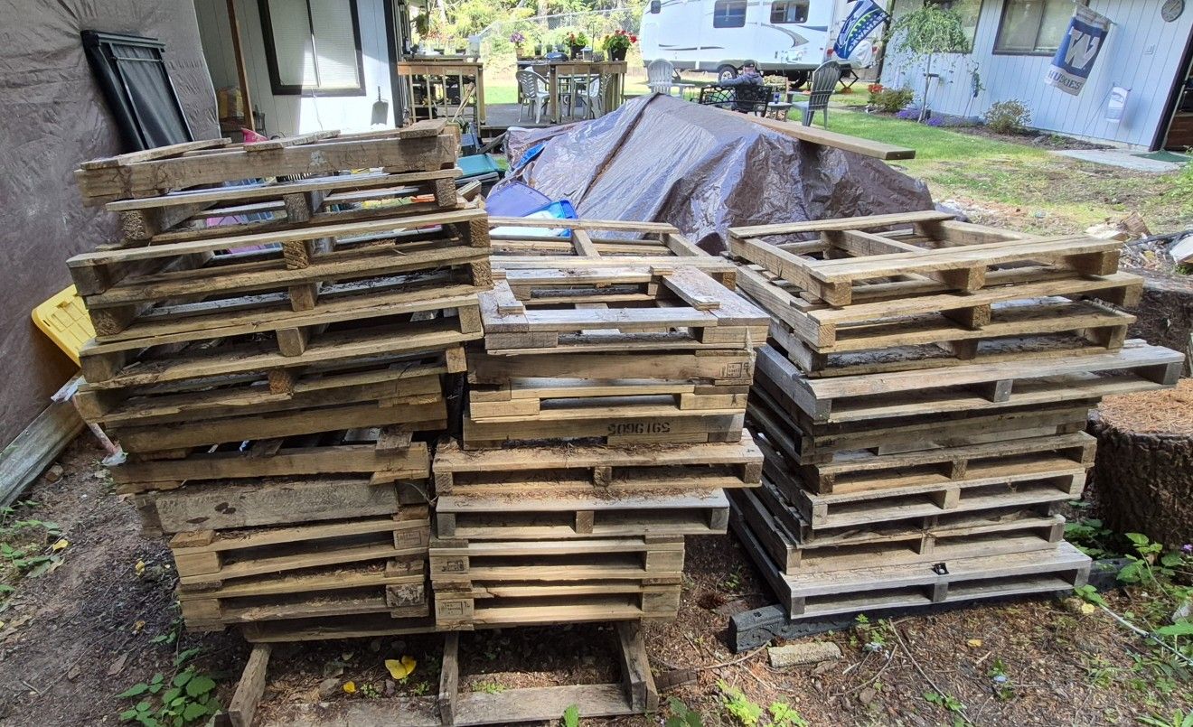FREE!! PALLETS