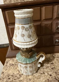 QUINQUSITO ANTIGUO DE PORCELANA FILETEADA