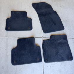 Audi Q7 OEM Carpet Mats