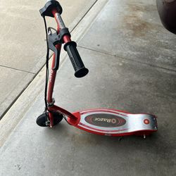 Razor Electric Scooter In Good Working Condition 