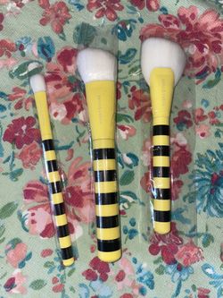 Set Of 3 Sugar Rush Make Up Cosmetic Brushes New