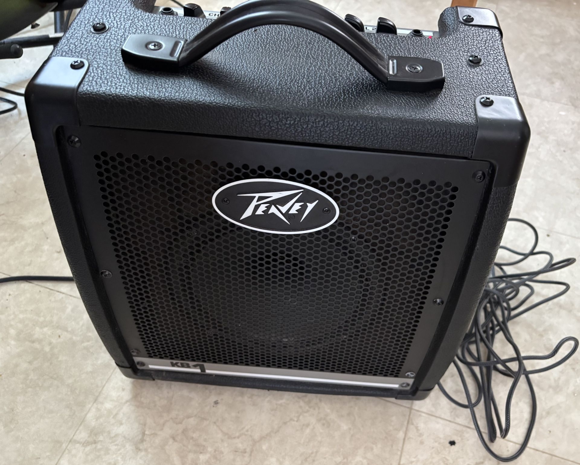 Peavey KB 2 50-Watt 1x10 Keyboard Amp with wire