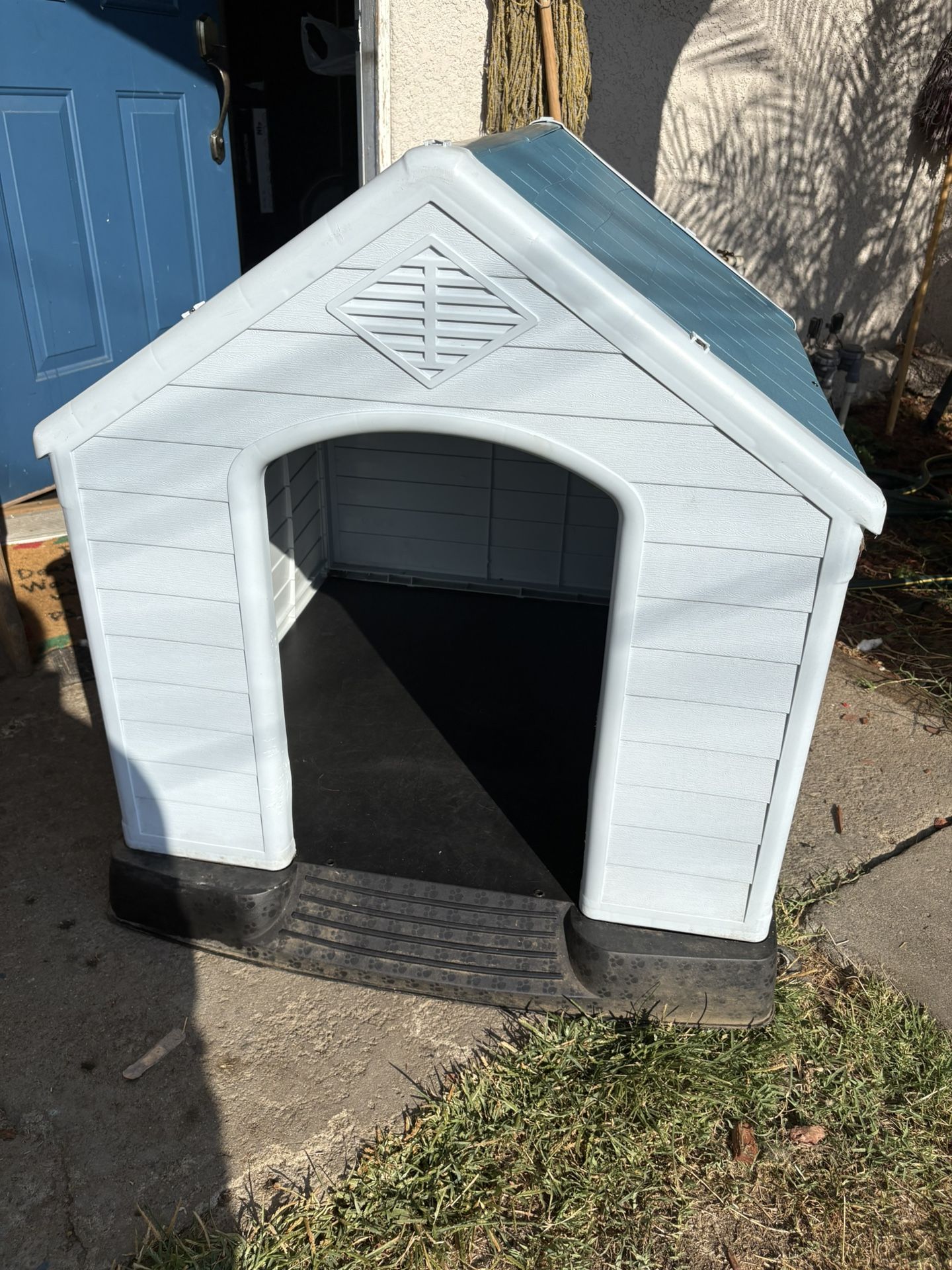 Dog House