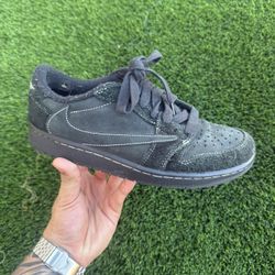 Travis Scoot Jordan 1 Low 