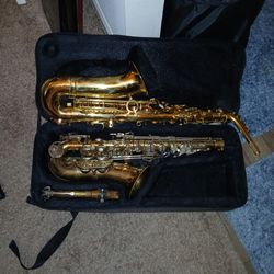 Saxophones /with Case