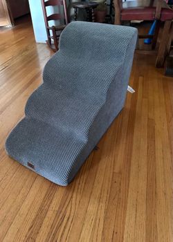 4 -Step Dog Ramp Handle Gray is new