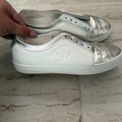Chanel REV White Silver Gum Calfskin Flat Lace Up Runner Trainer Sneakers 