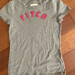 New ladies medium Abercrombie light gray shirt with raspberry writing