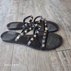 Wild Diva Joanie Sandals(shoe) Size 8