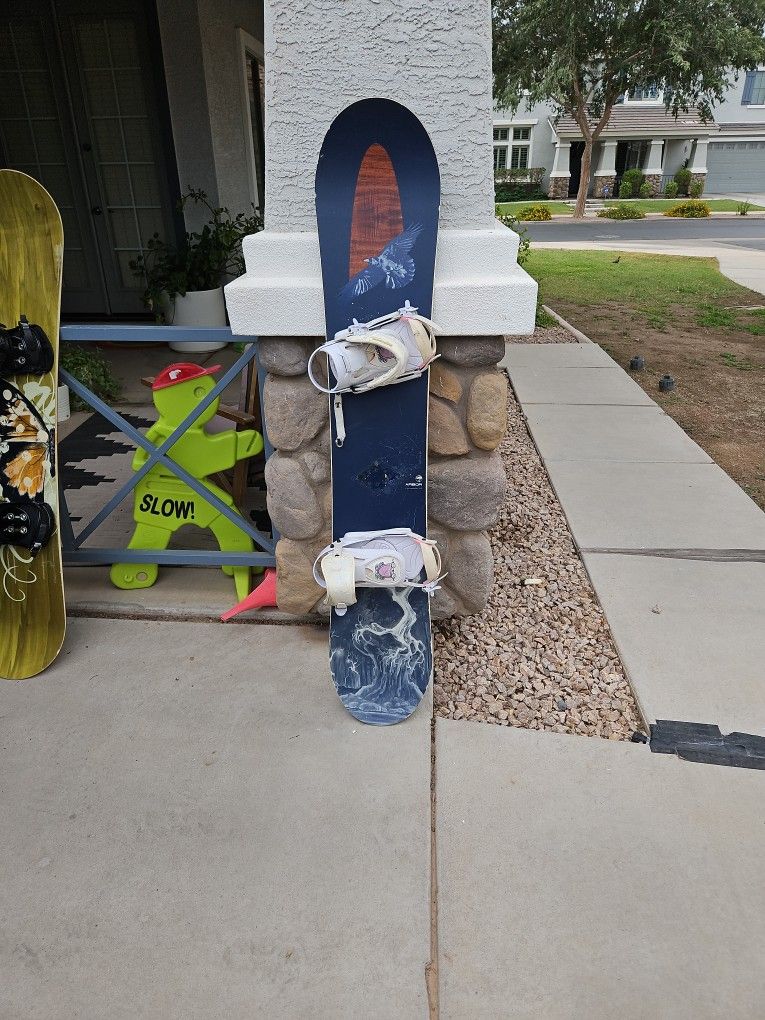Arbor Snowboard 158 With Bindings