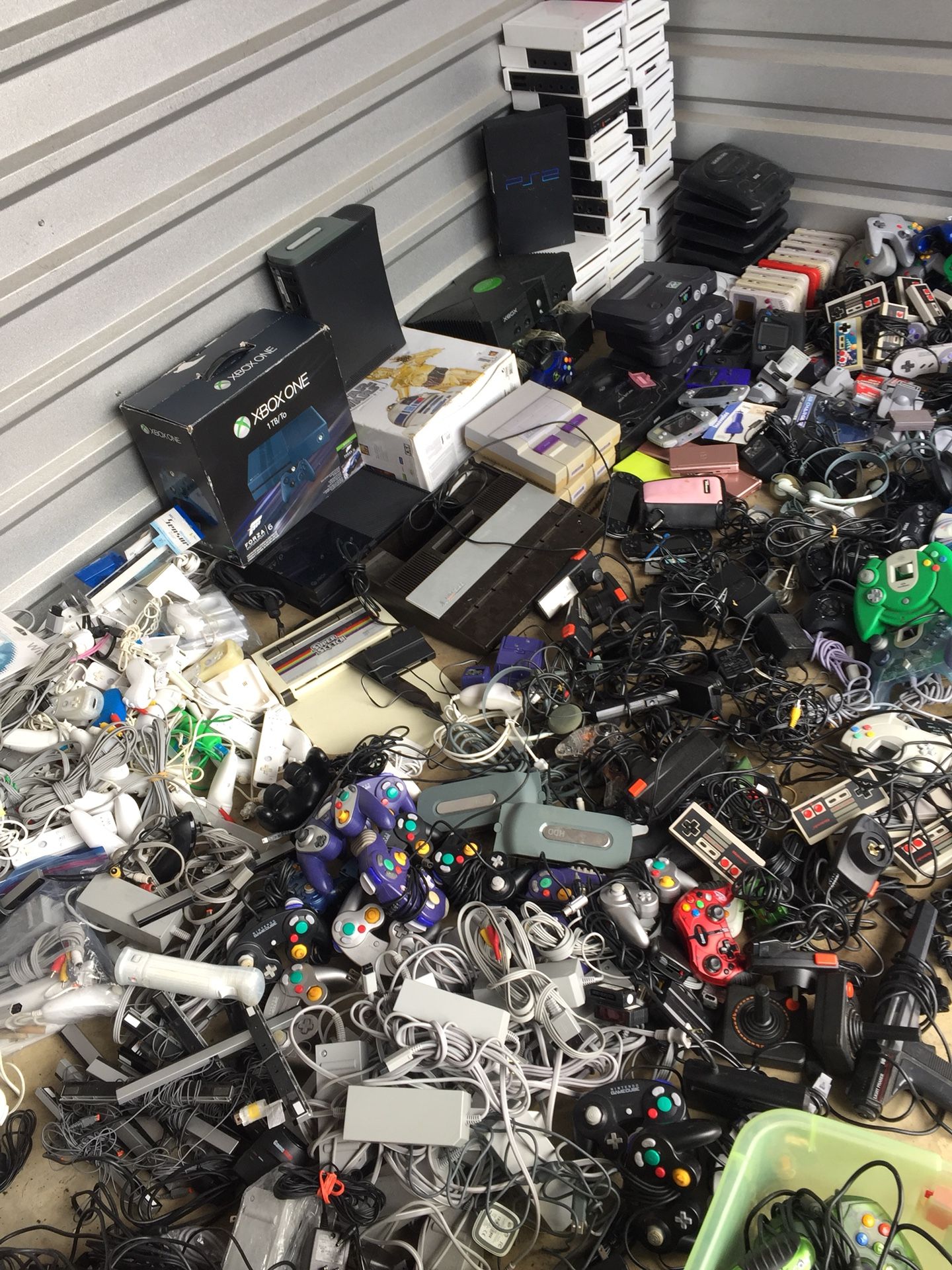 Huge lot of video games systems and accessories