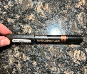 NEW NUDESTIX LUMINOUS EYE COLOR IN RUSTIQUE FULL SIZE $12!!