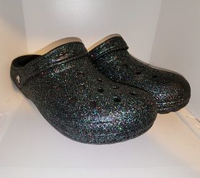 Crocs Classic Glitter Lined Clogs in the Black/Multi colorway Men's 7 / Women's 9