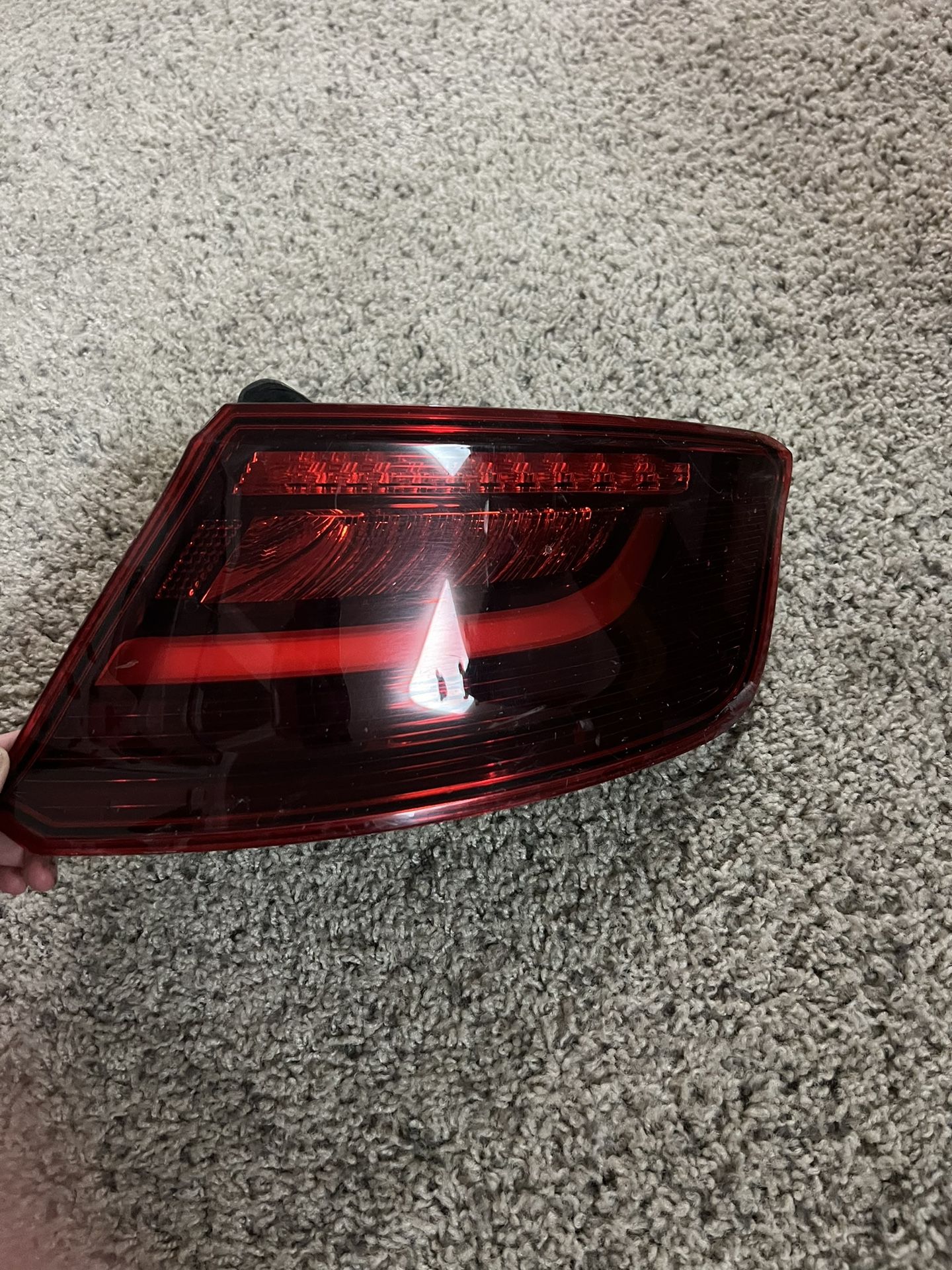 16-18 AUDI A3 E-TRON (8VF) RIGHT PASSENGER REAR OUTER TAILLIGHT BRAKE LAMP (LED)