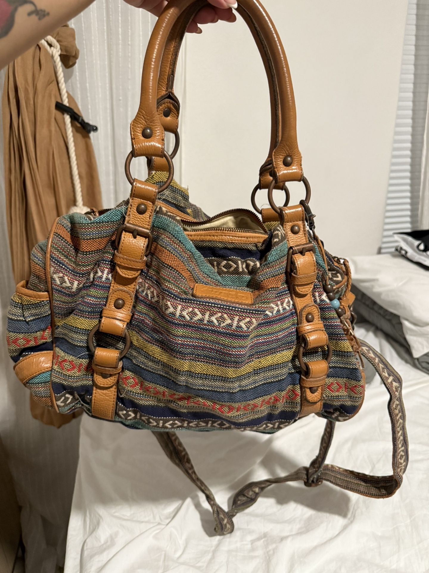 Old Trend Cross Body