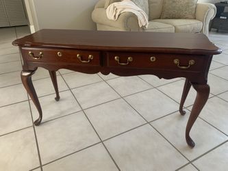 Pennsylvania House Sofa/ Accent Table 