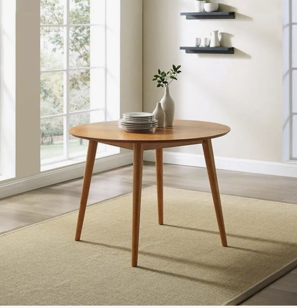 COLAMY Dining Chairs & Crosby Round Dining Table